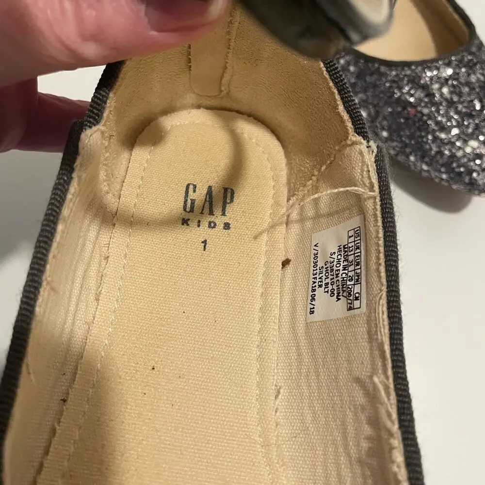 GAP Kids Brand Size 1 Silver Sparkle Ballet Flats with Ankle Straps Sequins